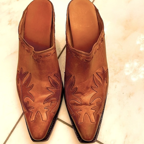 Lucchese Shoes - 𝅺LUCCHESE Charlie Horse handcrafted leather mules Sz 9.5 B